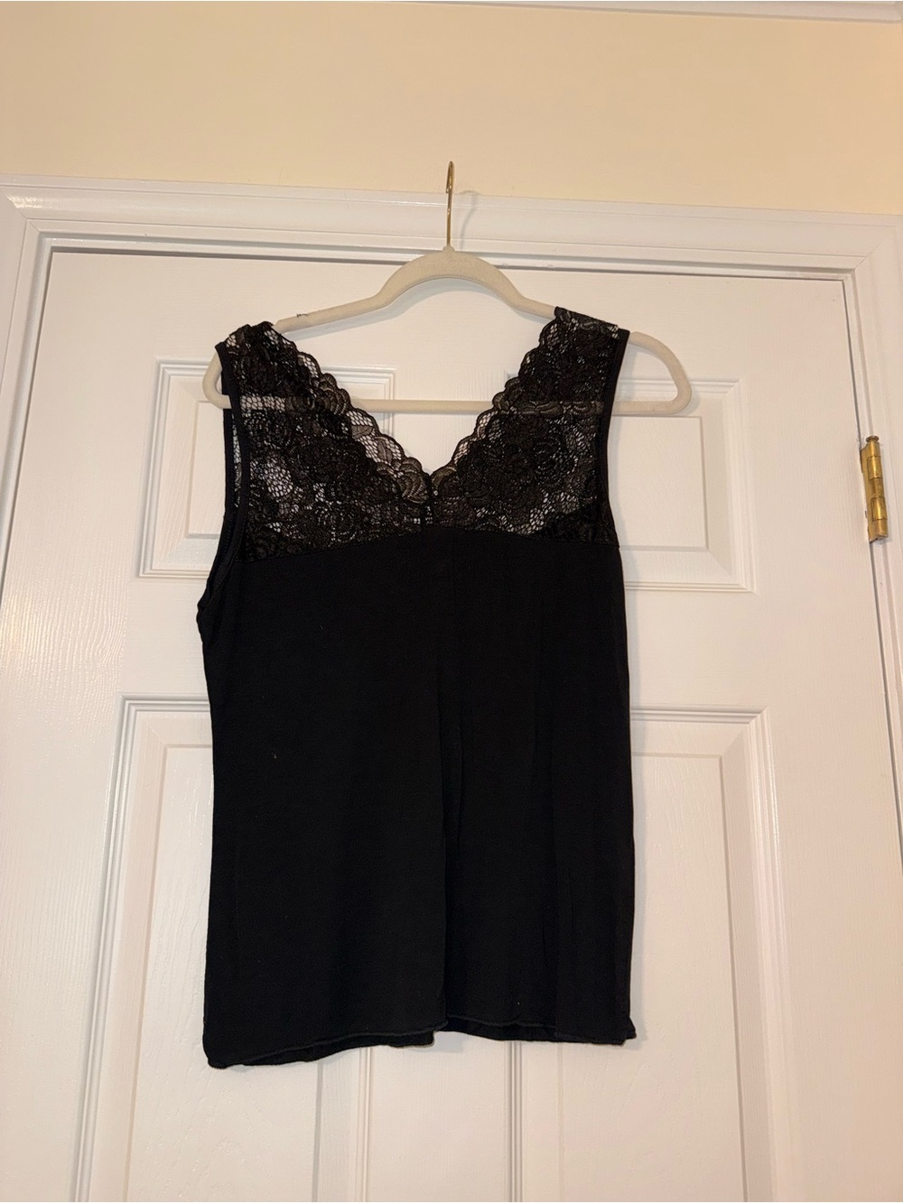 Jaki London Lace Trim Sleeveless Tank Top - Black